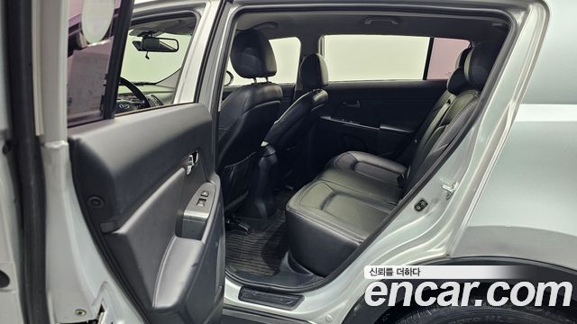Kia Sportage 2013 — photo 16