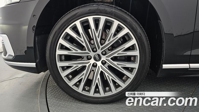 Audi A8 2021 — photo 5