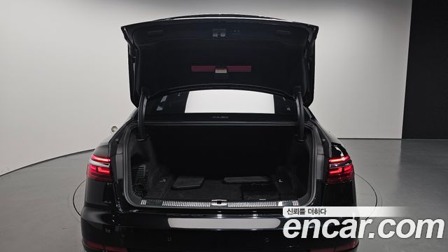 Audi A8 2021 — photo 20