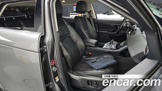 Land Rover Range Rover Evoque 2020 — photo 16