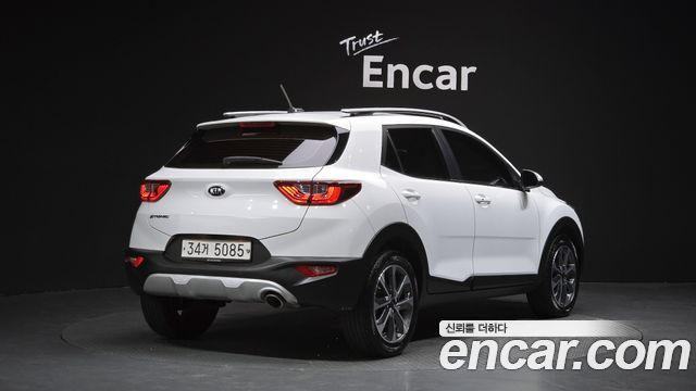 Kia Stonic 2018 — photo 2