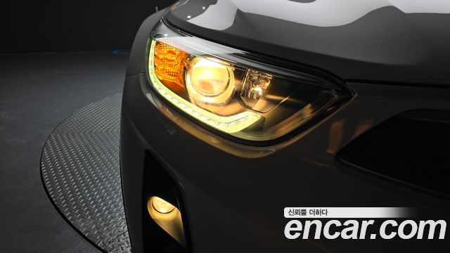 Kia Stonic 2018 — photo 8