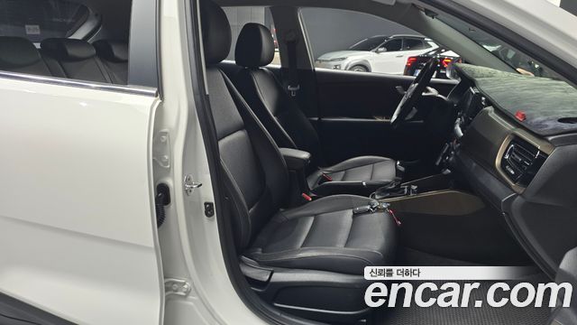 Kia Stonic 2018 — photo 16