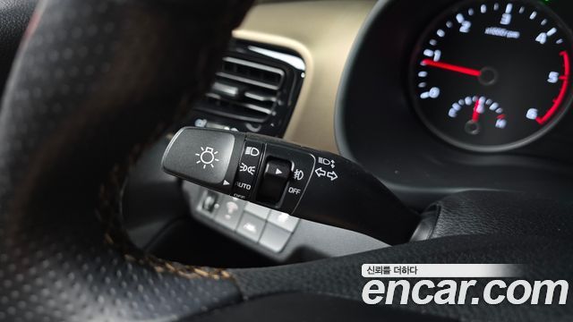 Kia Stonic 2018 — photo 27