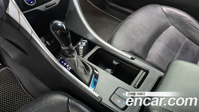 Hyundai Sonata 2012 — photo 12