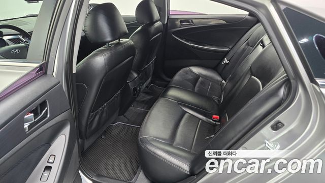 Hyundai Sonata 2012 — photo 18