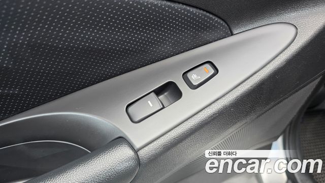 Hyundai Sonata 2012 — photo 25