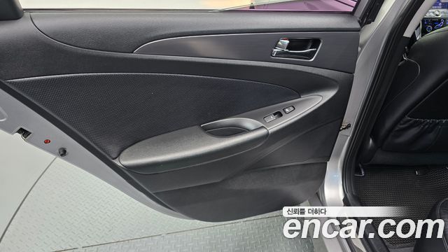 Hyundai Sonata 2012 — photo 15