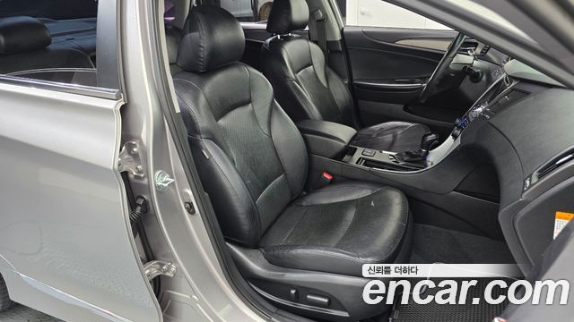 Hyundai Sonata 2012 — photo 16