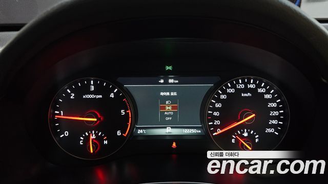 Kia K7 2017 — photo 11