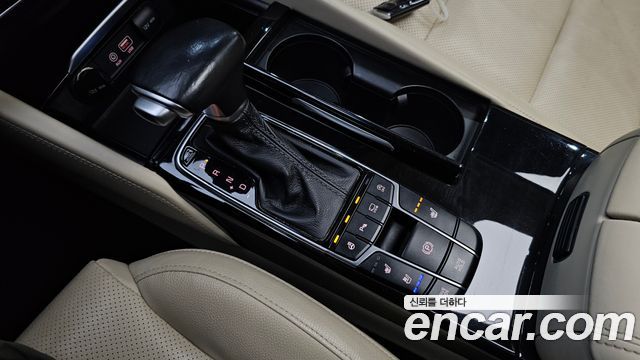Kia K7 2017 — photo 12