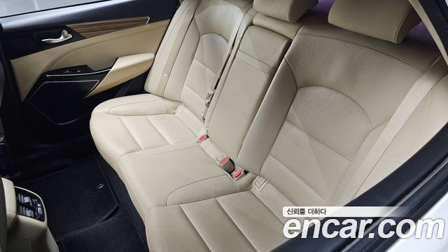 Kia K7 2017 — photo 17