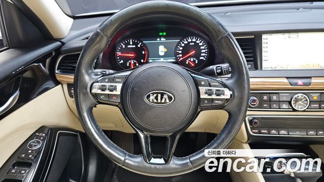 Kia K7 2017 — photo 18