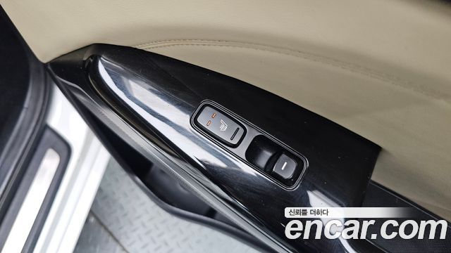 Kia K7 2017 — photo 24