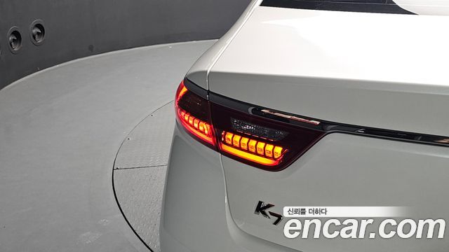 Kia K7 2017 — photo 9