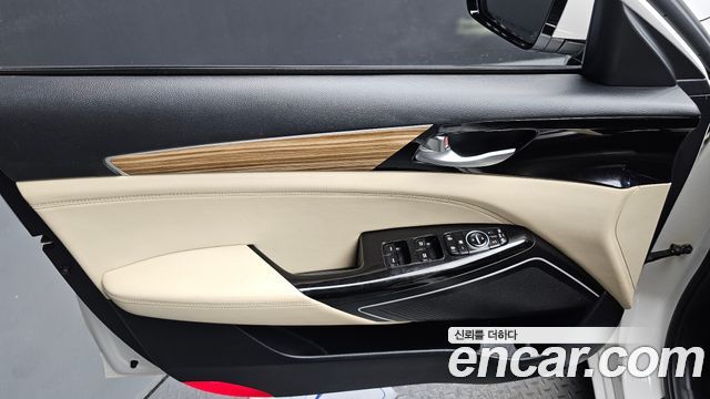 Kia K7 2017 — photo 14