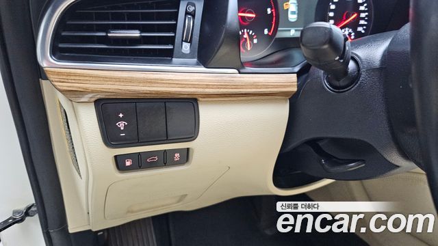 Kia K7 2017 — photo 29