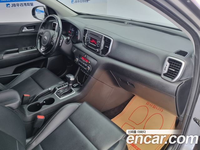Kia Sportage 2018 — photo 11