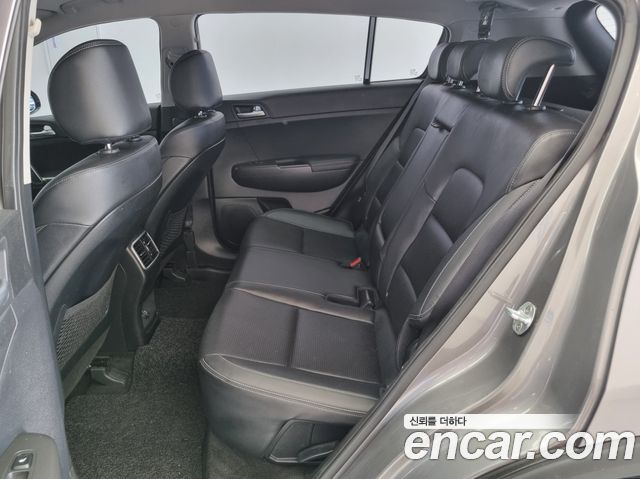 Kia Sportage 2018 — photo 16