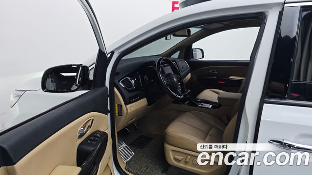 Kia Canival 2019 — photo 13