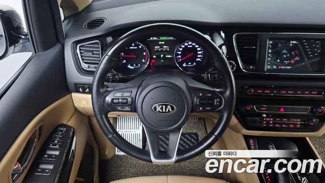 Kia Canival 2019 — photo 20