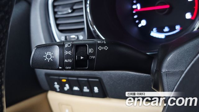 Kia Canival 2019 — photo 26