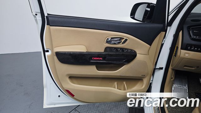 Kia Canival 2019 — photo 14
