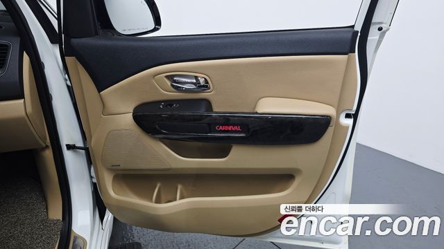 Kia Canival 2019 — photo 15