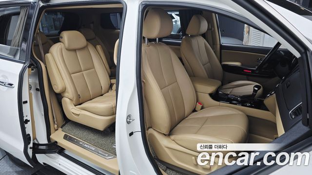 Kia Canival 2019 — photo 27
