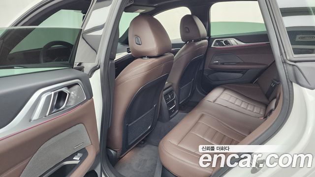 BMW 4-Series 2024 — photo 16