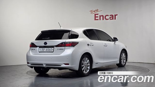 Lexus CT200h 2013 — photo 2