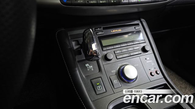 Lexus CT200h 2013 — photo 9