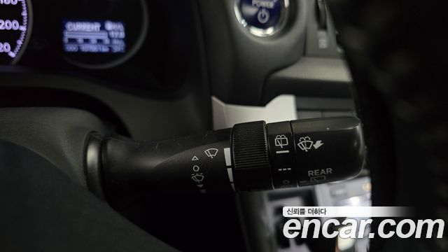 Lexus CT200h 2013 — photo 16