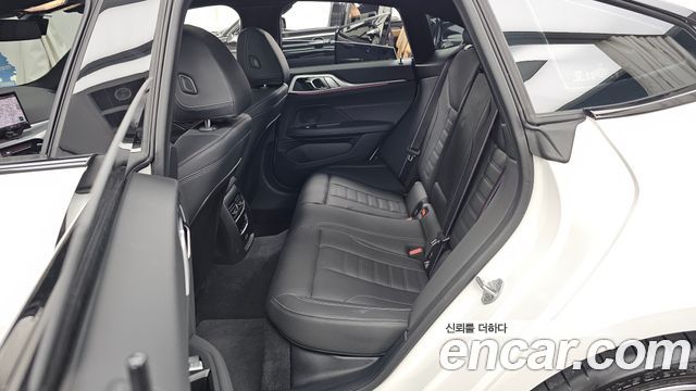 BMW 4-Series 2025 — photo 16
