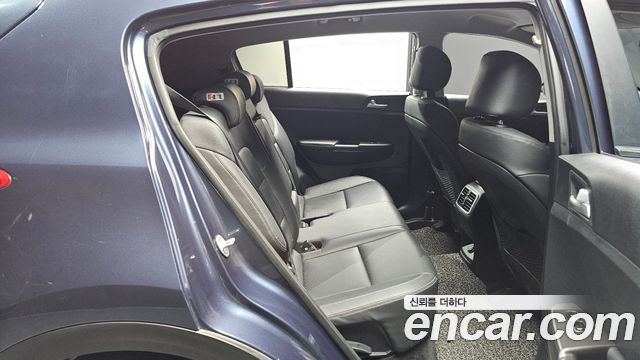 Kia Sportage 2018 — photo 16