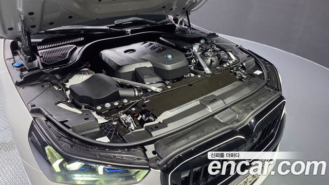 BMW 5-Series 2025 — photo 6