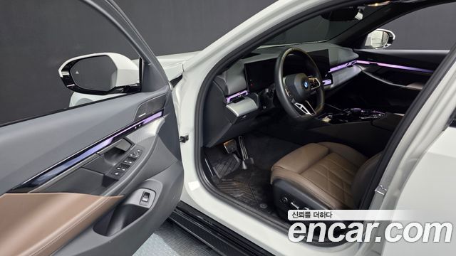 BMW 5-Series 2025 — photo 13