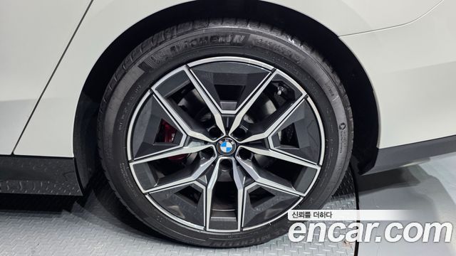BMW 5-Series 2025 — photo 7