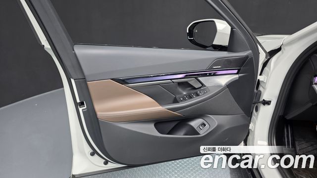 BMW 5-Series 2025 — photo 14