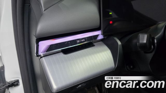 BMW 5-Series 2025 — photo 30