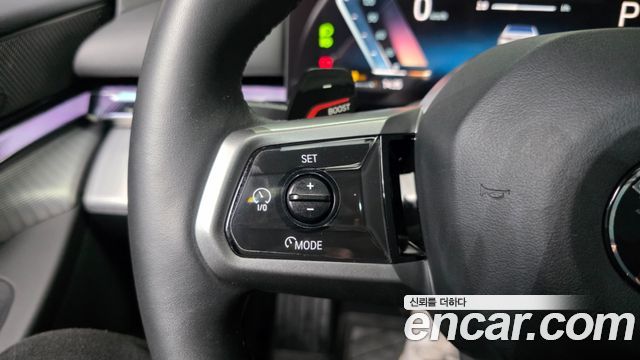 BMW 5-Series 2025 — photo 32
