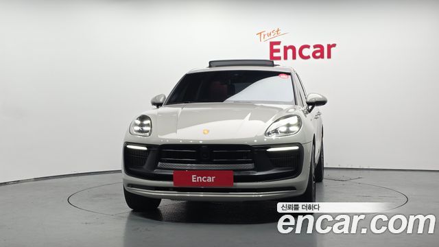 Porsche Macan 2023 — photo 3