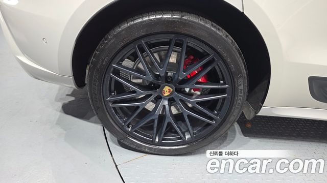 Porsche Macan 2023 — photo 5