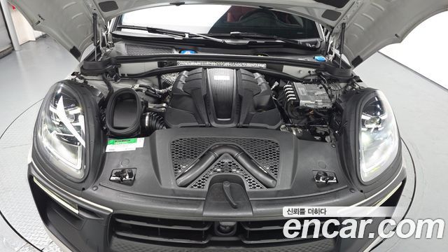 Porsche Macan 2023 — photo 6