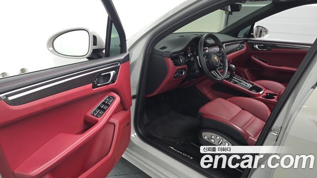 Porsche Macan 2023 — photo 13