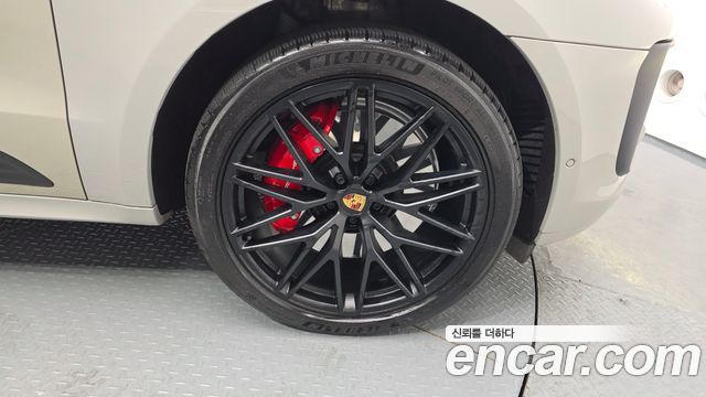 Porsche Macan 2023 — photo 7