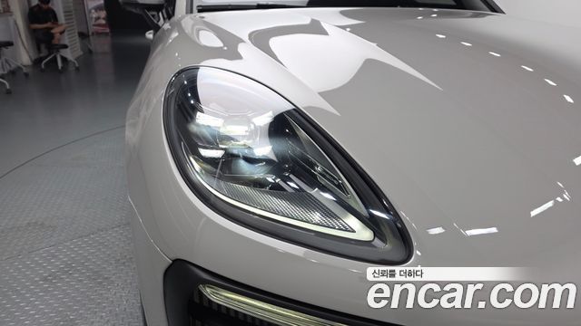 Porsche Macan 2023 — photo 8