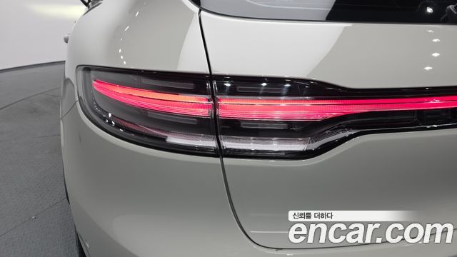 Porsche Macan 2023 — photo 9