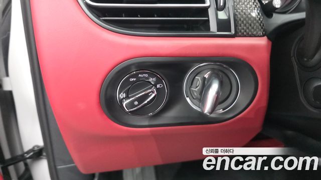 Porsche Macan 2023 — photo 27