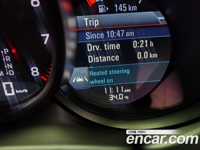 Porsche Macan 2023 — photo 31